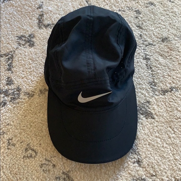 NWOT Nike running hat